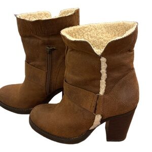 Faux Suede Shearling Lined Chunky Heel Ankle Boots in Brown Distress Size 6
